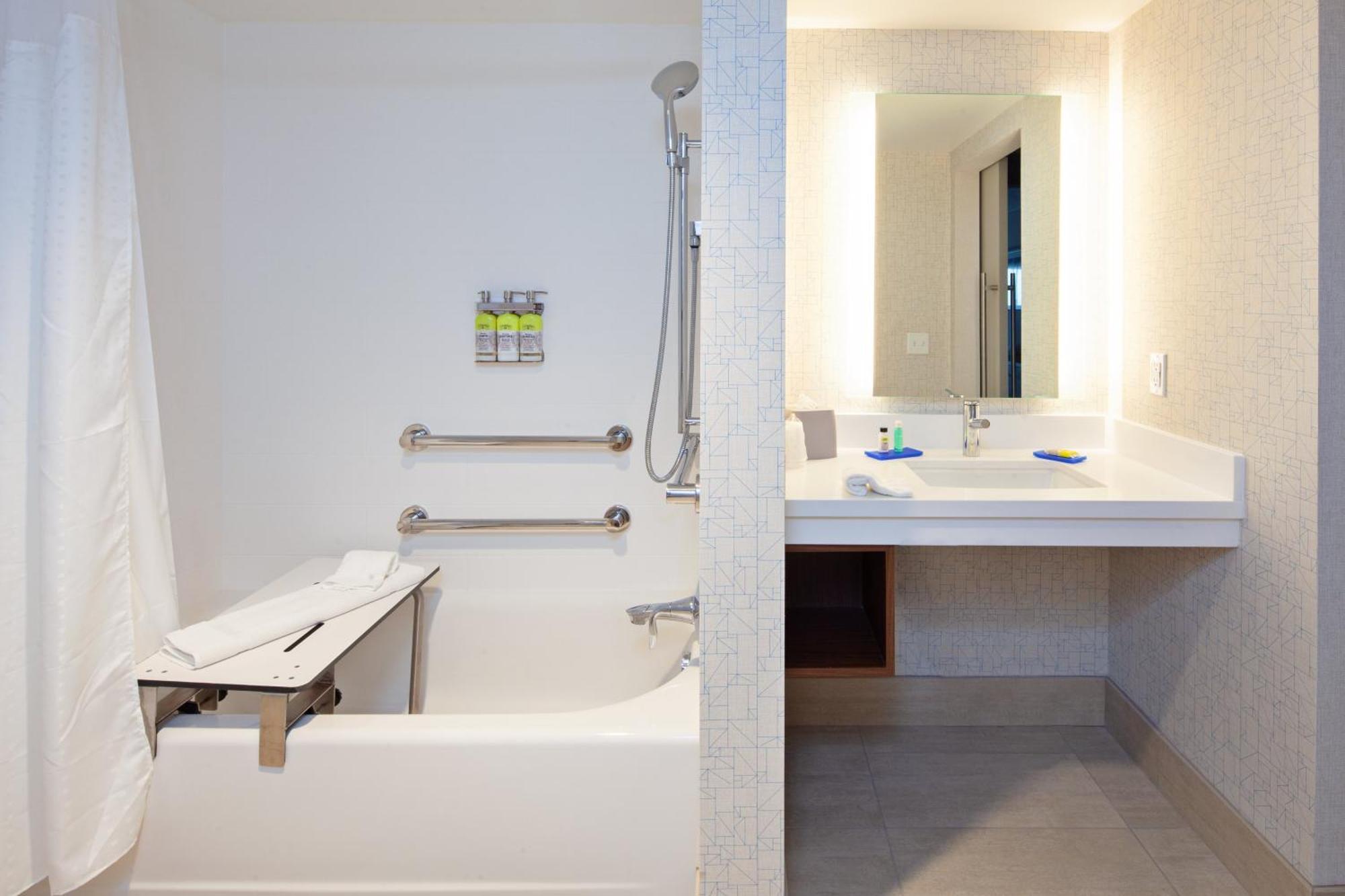 Holiday Inn Express Hotel & Suites Ventura Harbor By Ihg Extérieur photo