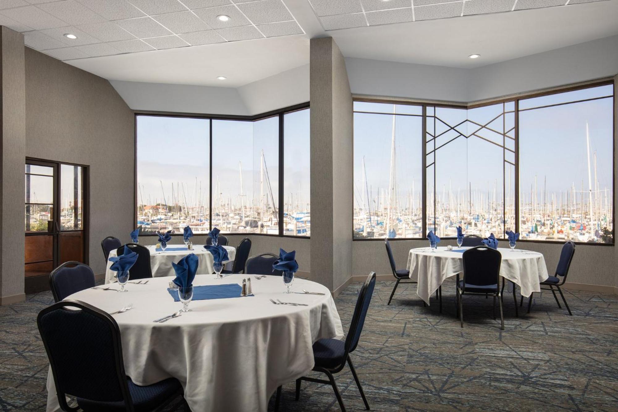 Holiday Inn Express Hotel & Suites Ventura Harbor By Ihg Extérieur photo