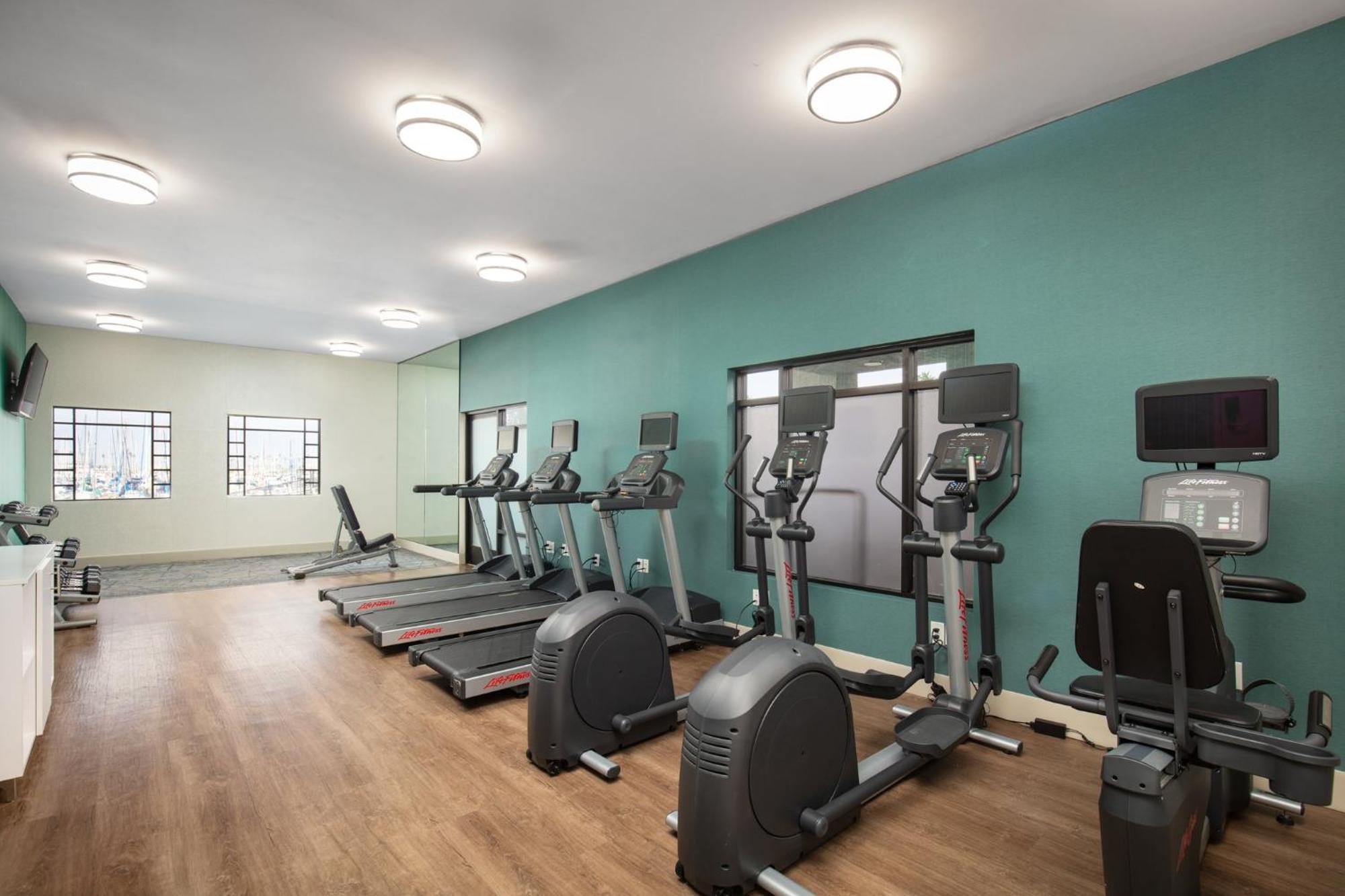 Holiday Inn Express Hotel & Suites Ventura Harbor By Ihg Extérieur photo