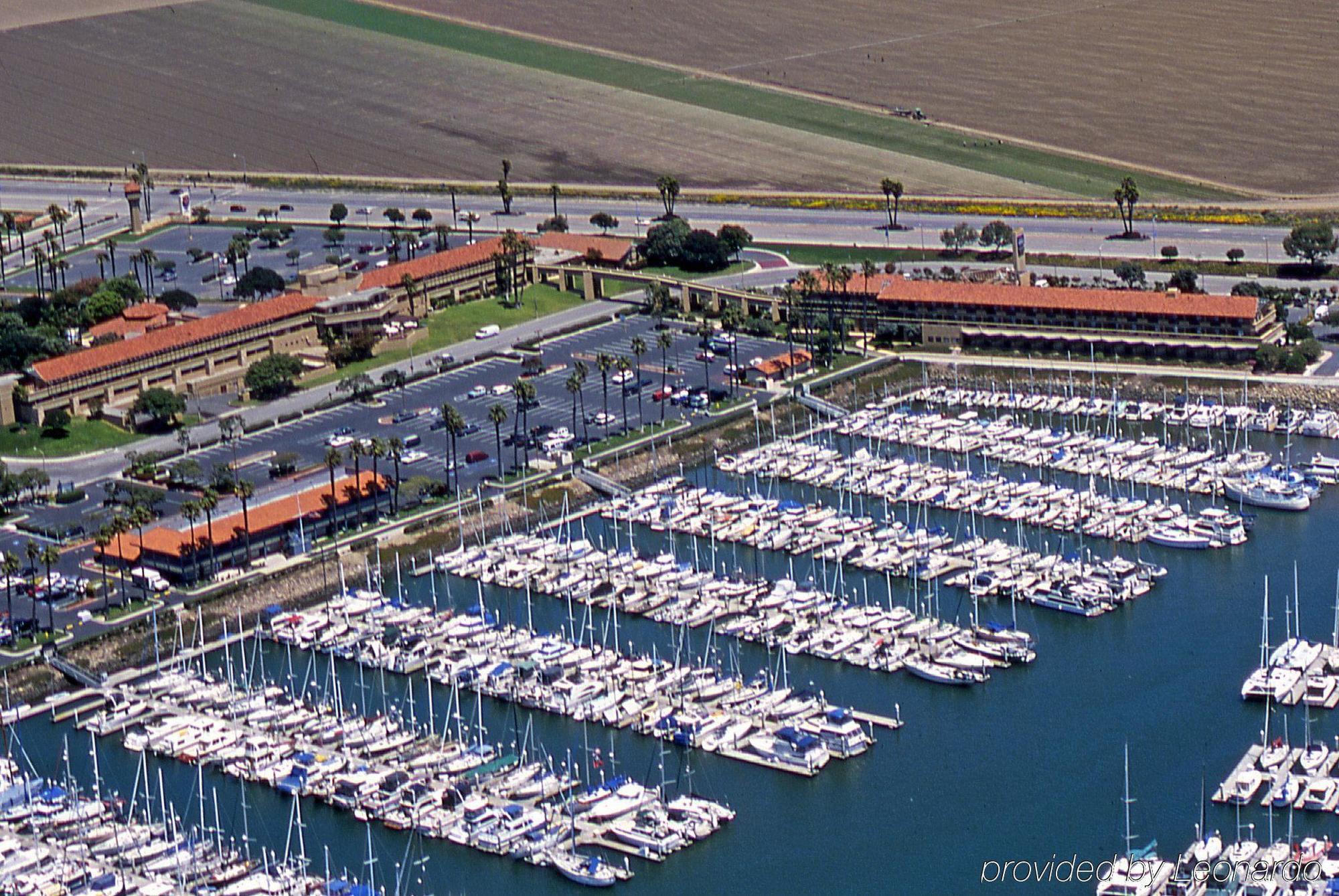 Holiday Inn Express Hotel & Suites Ventura Harbor By Ihg Extérieur photo